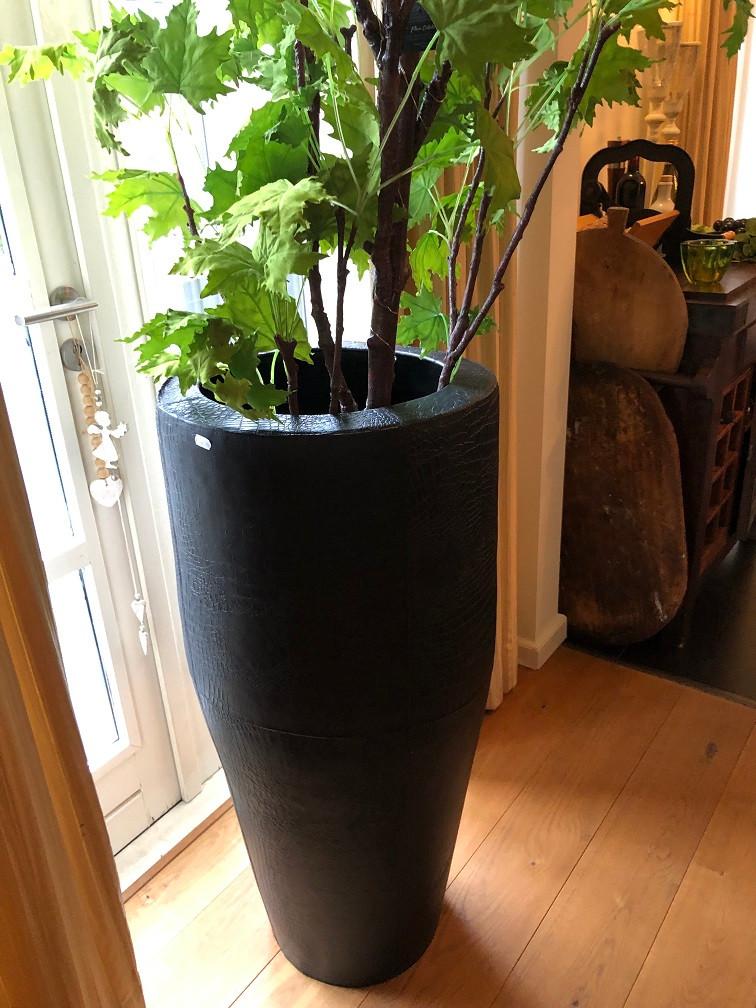 Uniek mooie hoge VAAS Bloempot plantenbak Zwart CROCO leder, Maison & Meubles, Accessoires pour la Maison | Vases, Neuf, 75 cm ou plus