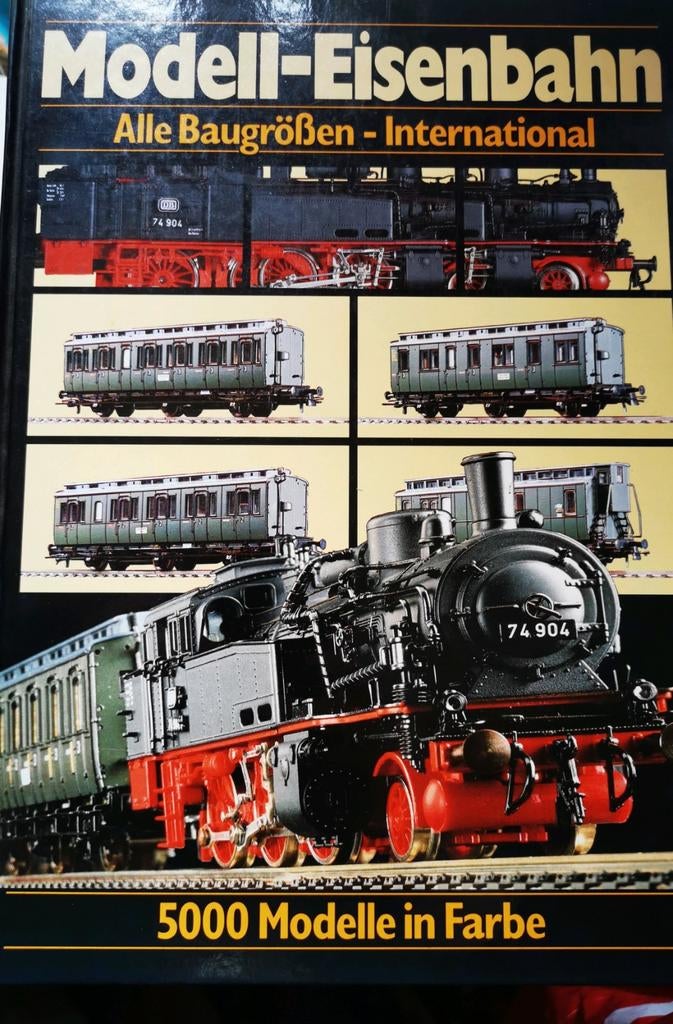Modélisme ferroviaire international 5000 modèles, Enlèvement ou Envoi, Comme neuf, Livre, Revue ou Catalogue