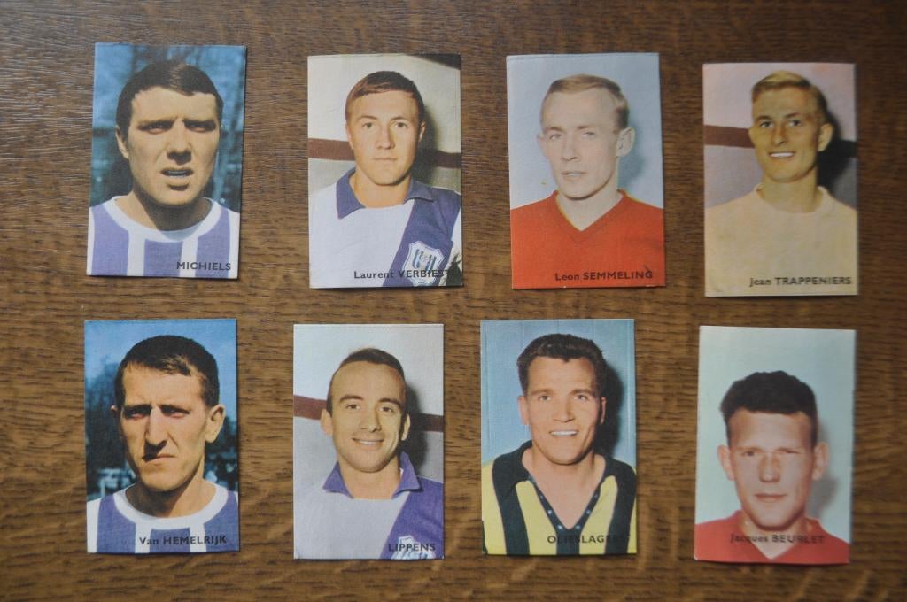 VICTORIA 8 PRENTJES VOETBALSPELERS, Ophalen of Verzenden, Gebruikt, Meerdere plaatjes