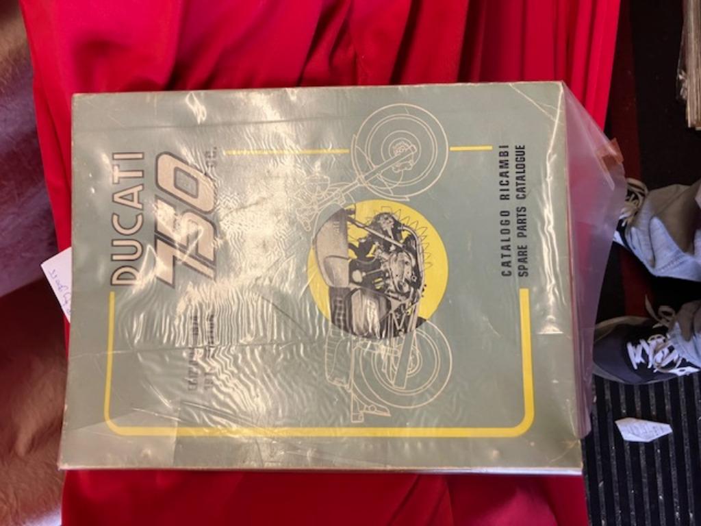 Originele parts list bevel Ducati 750GT S Yellow Sport, Enlèvement ou Envoi, Ducati