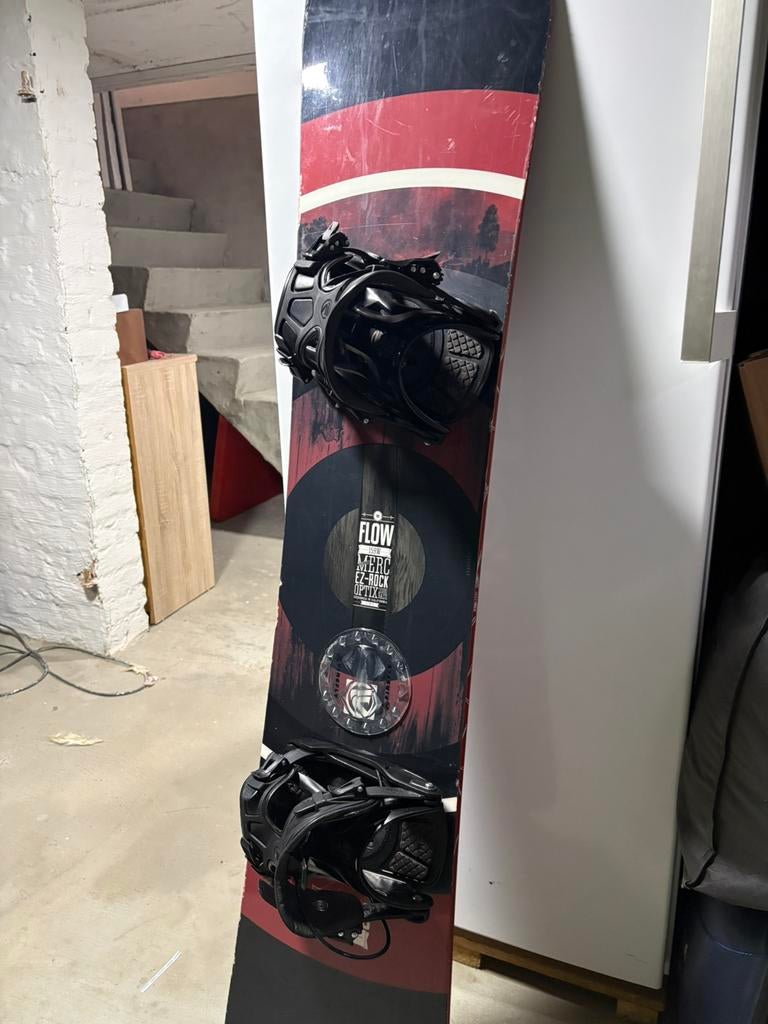 Flow merc snowboard + flow alpha bindingen, Sport en Fitness, Ophalen, Zo goed als nieuw, Bindingen
