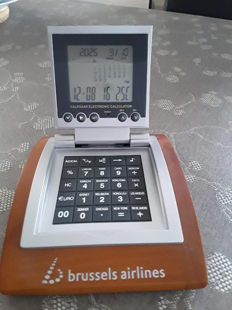 BUREAU  KLOKJE, Ophalen, Zo goed als nieuw