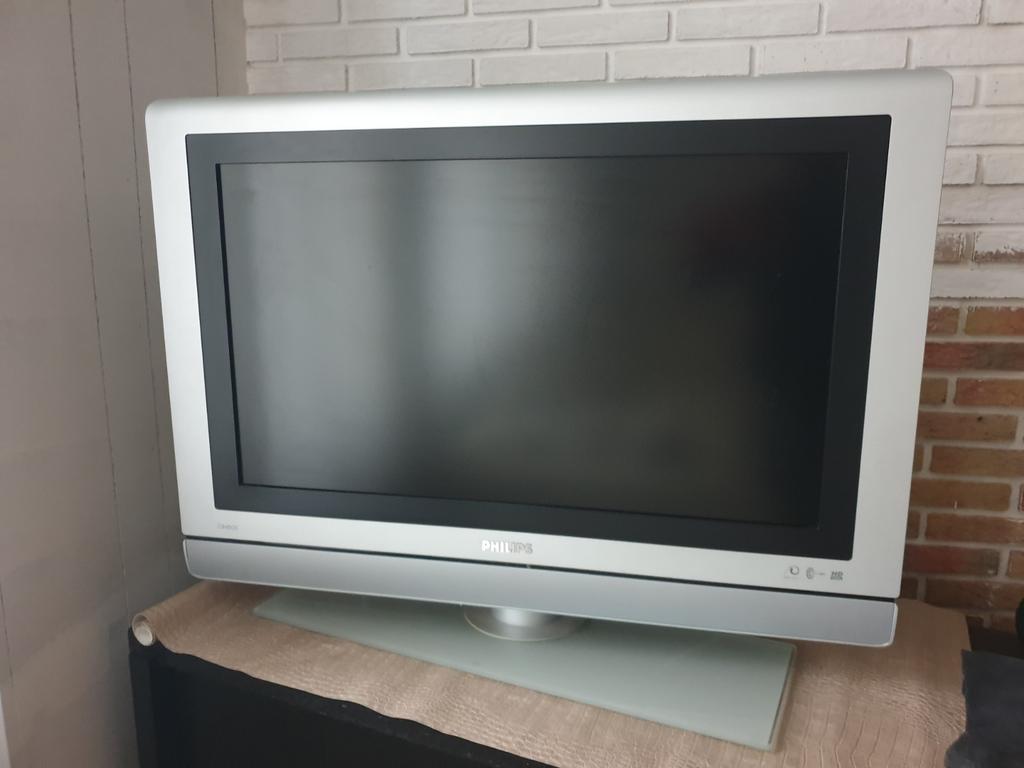 Tv met voetstuk, Ophalen