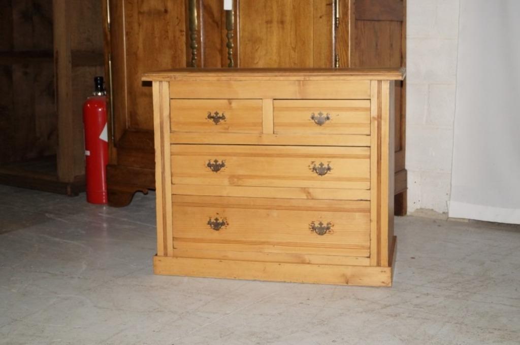 commode rustique ancienne en pitchpin B 91 H 74 D 44, Enlèvement