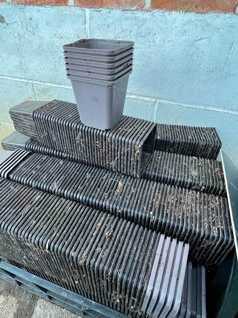 1000 P9 potjes bloempotten kweekpotten, Kunststof, Vierkant, Ophalen of Verzenden, Zo goed als nieuw
