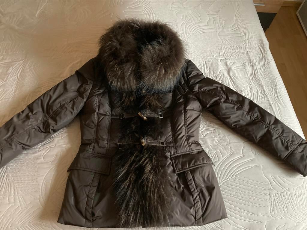 Donkerbruine Moncler winterjas, Kleding | Dames, Ophalen of Verzenden, Zo goed als nieuw