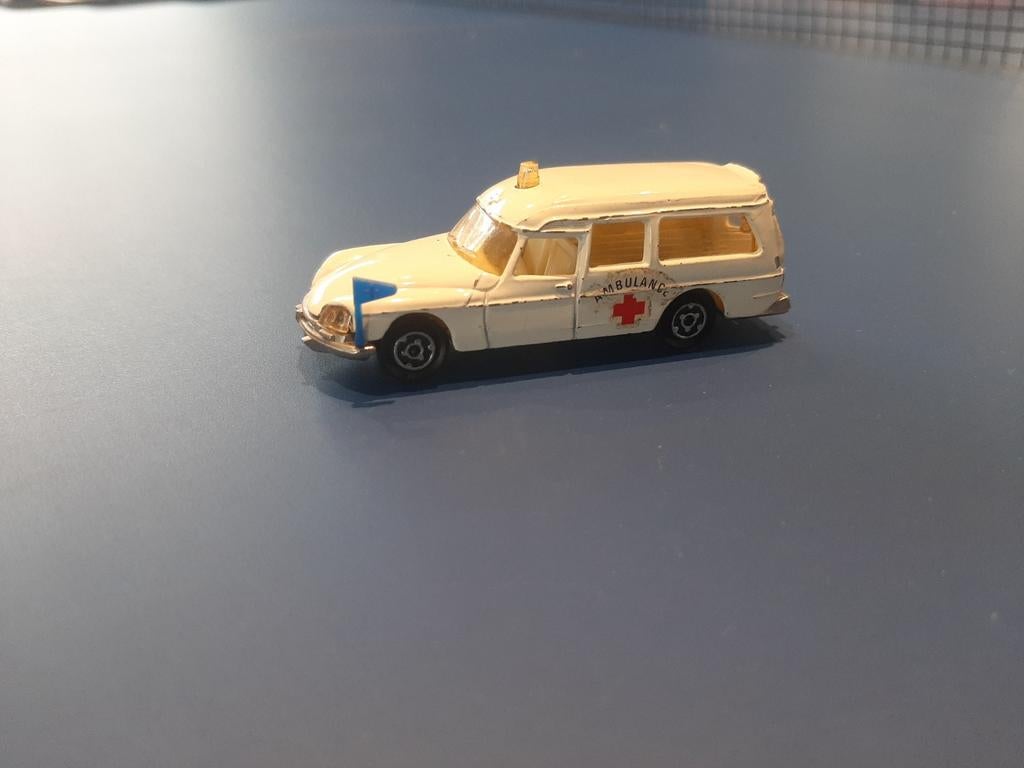 MAJORETTE - CITROEN - DS21 - DS 21 AMBULANCE - REF 206 - 1/6, Ophalen