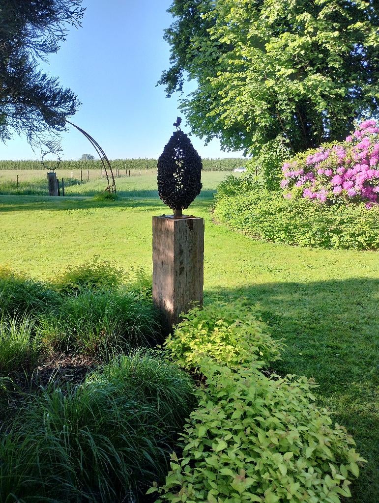 Des sculptures de jardin brutales et cool avec un socle, Antiquités & Art, Art | Sculptures & Bois, Enlèvement ou Envoi