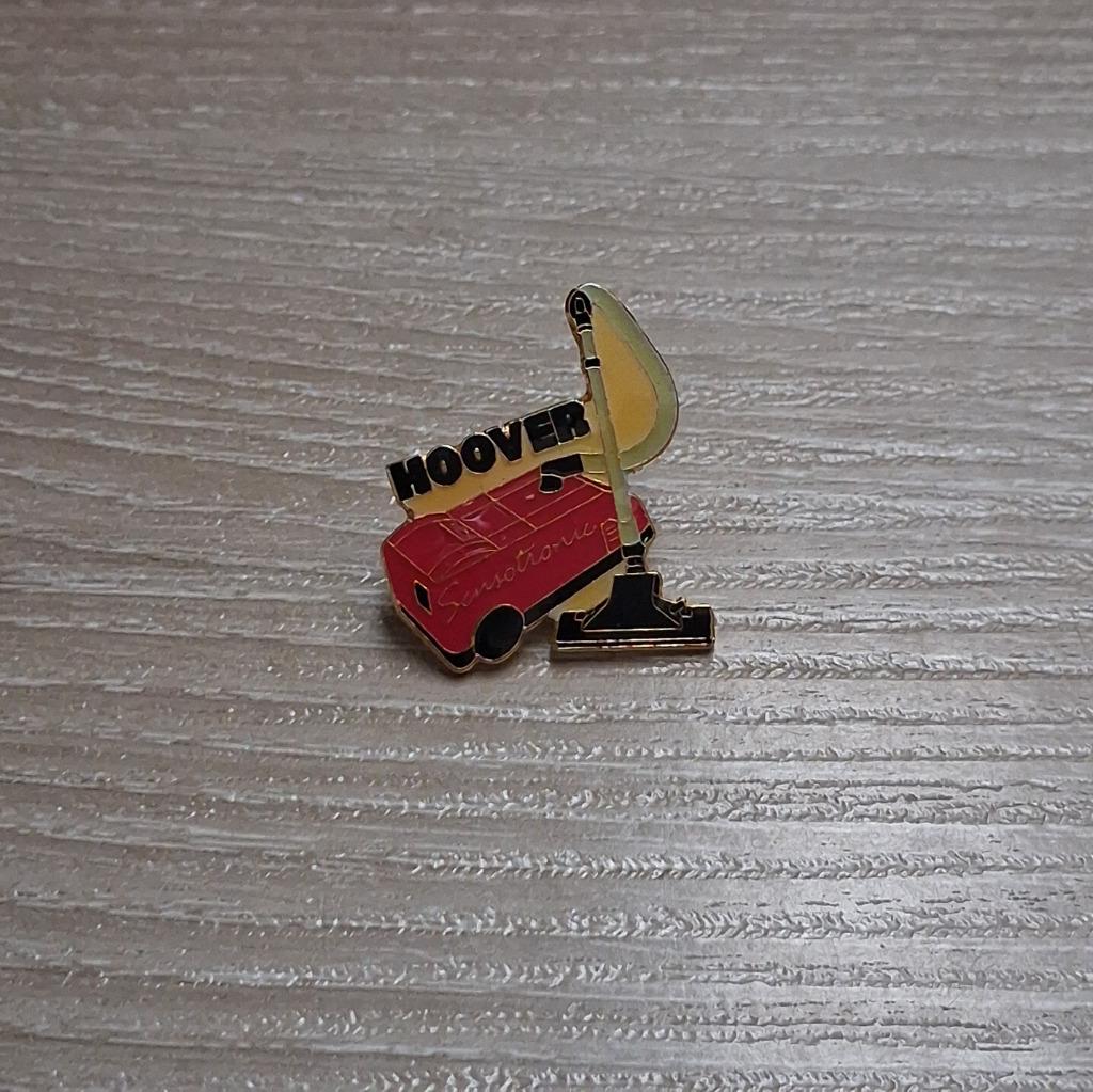 PIN - HOOVER - STOFZUIGER - ASPIRATEUR, Envoi, Utilisé, Marque, Insigne ou Pin's