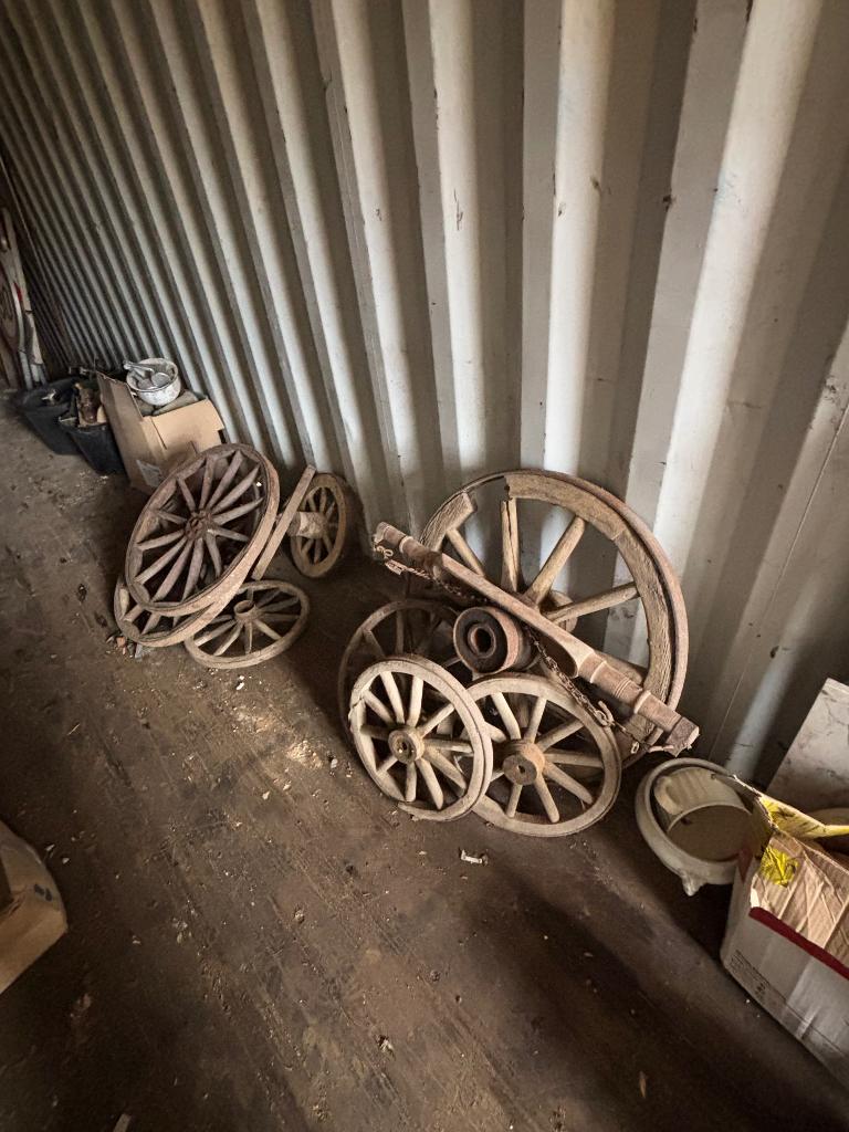 Roues en bois, Enlèvement, Utilisé