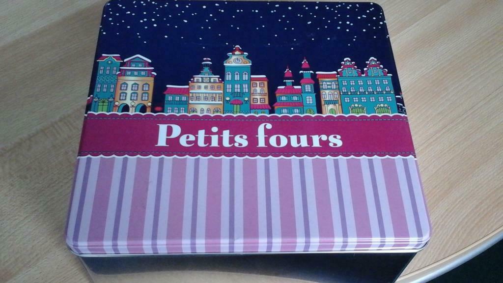 boite metallique "petits fours Paris" ed limitée, Enlèvement ou Envoi, Comme neuf, Biscuits, Autres marques