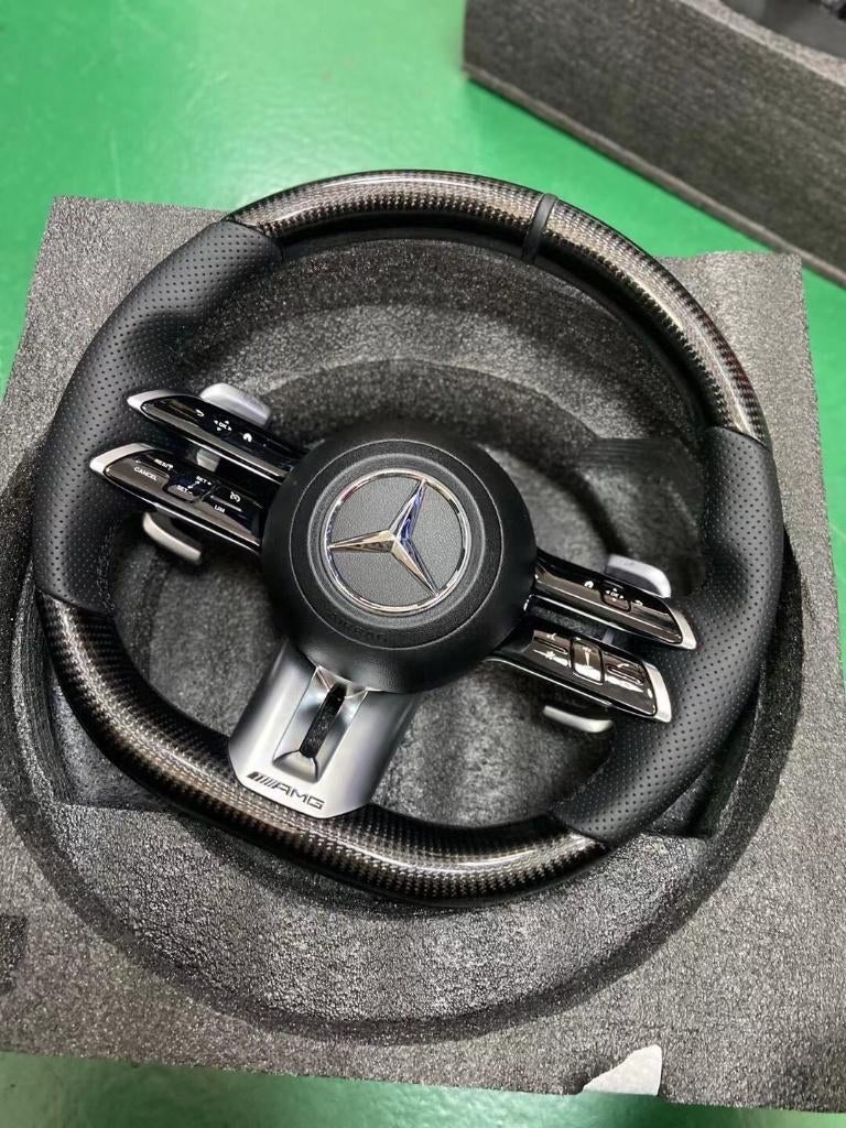 Le volant en carbone Mercedes a été entièrement AMG, Autos : Pièces & Accessoires, Commande, Mercedes-Benz, Neuf, Enlèvement ou Envoi