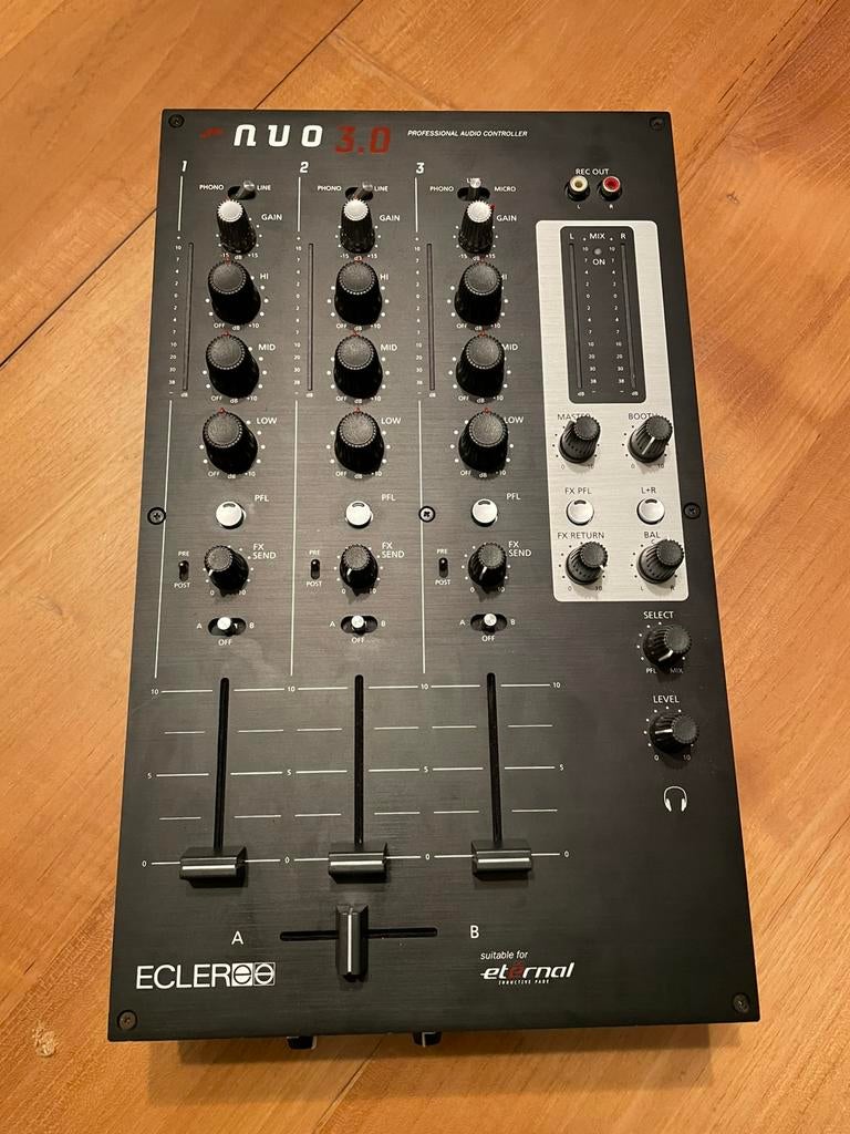 Ecler nuo 3.0 professional analoog mixer, Muziek en Instrumenten, Ophalen, Zo goed als nieuw