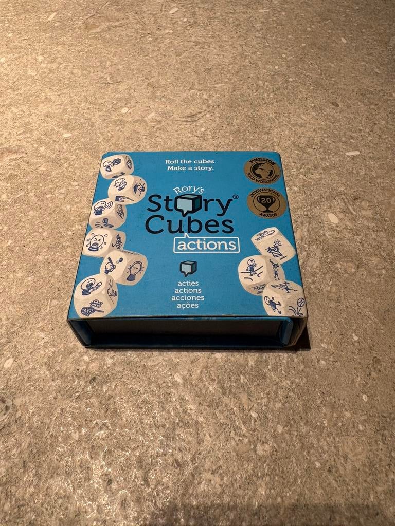 Story Cubes - Actions, Hobby en Vrije tijd, Gezelschapsspellen | Overige, Zo goed als nieuw, Een of twee spelers, Drie of vier spelers