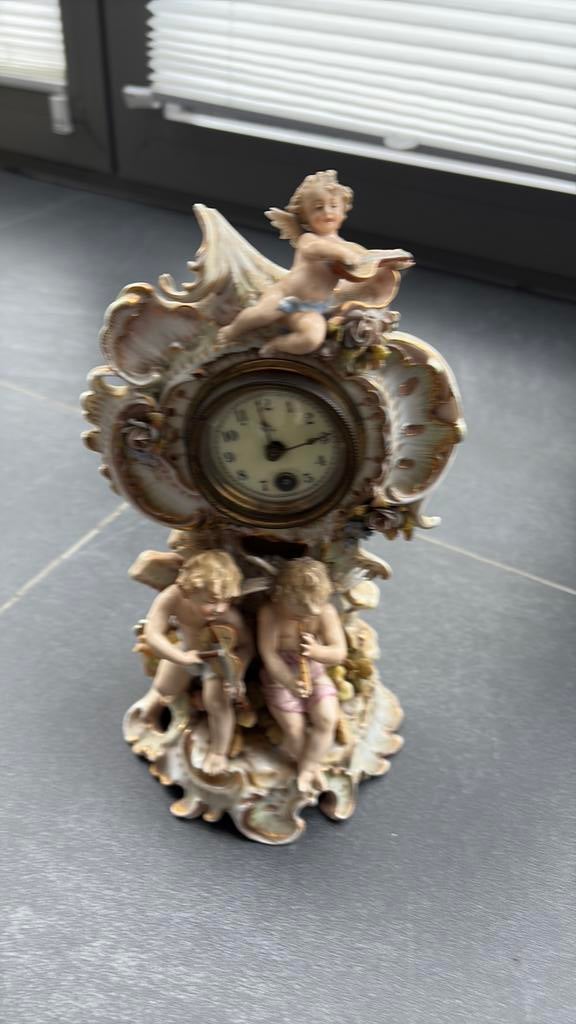 Horloge porcelaine, Antiquités & Art, Antiquités | Horloges, Enlèvement