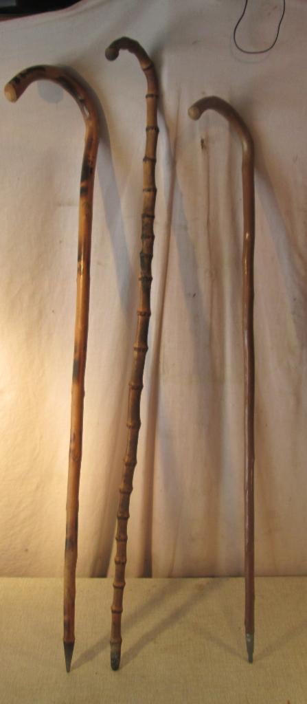 3 bâtons de marche rétro en bois, Enlèvement ou Envoi, Comme neuf