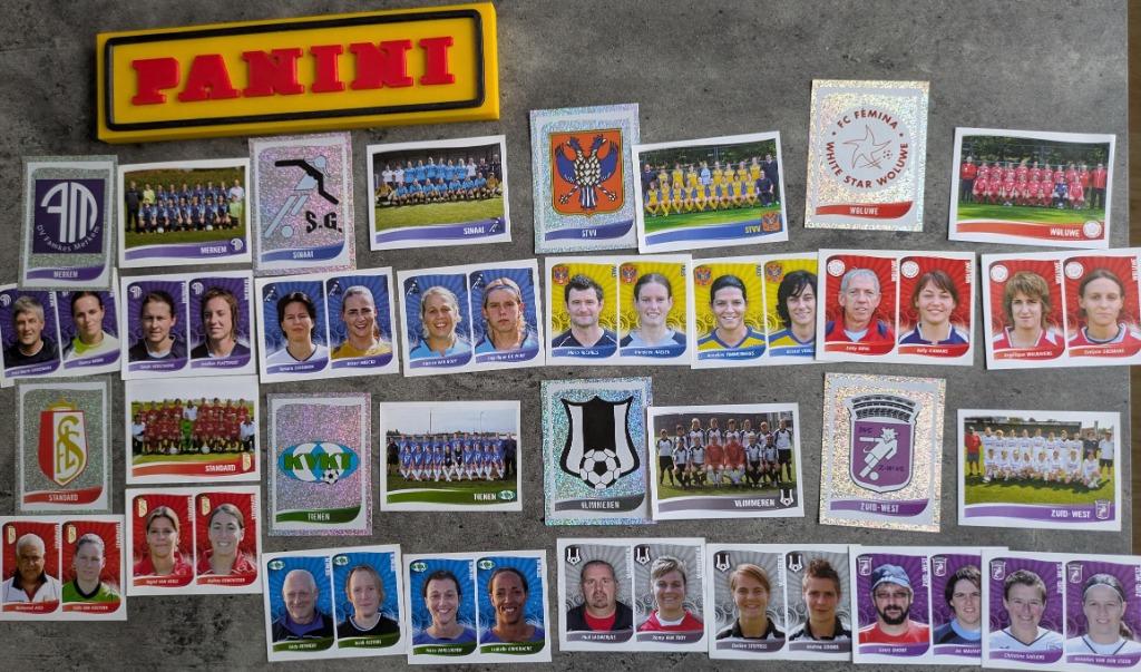 32 autocollants foot Panini football 2009 femmes nos 587/618, Envoi, Neuf