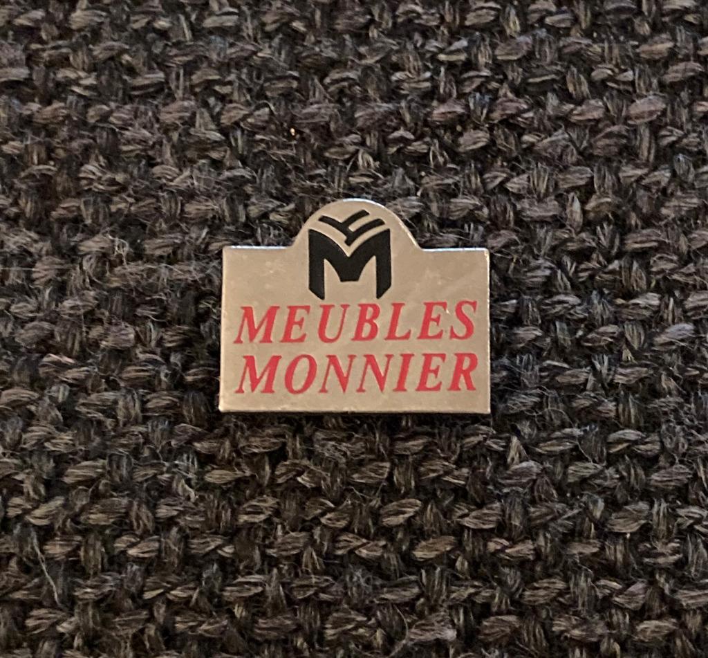 PIN - MEUBLES MONNIER, Envoi, Utilisé, Autres sujets/thèmes, Insigne ou Pin's