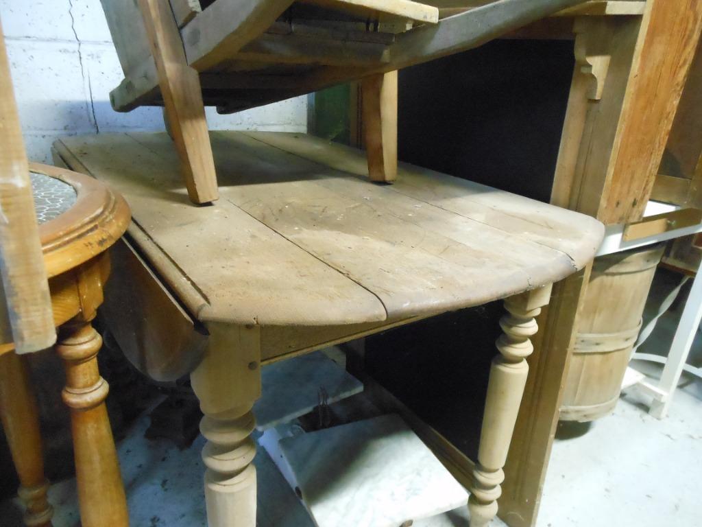 ancienne table ronde en chêne, Antiquités & Art, Antiquités | Meubles | Tables, Enlèvement