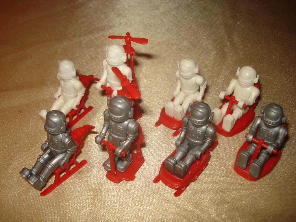KINDER Astronautes avec Engins Mobiles Lot 1 Ancien 1991, Enlèvement ou Envoi, Comme neuf, Figurines