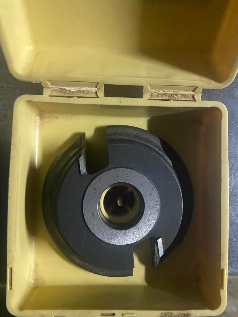 Frees kop scheppach, Enlèvement, Utilisé