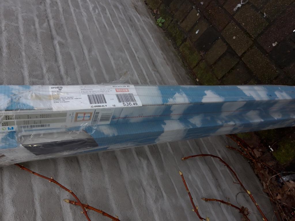 Velux 97 cm x 136 cm de long, Enlèvement ou Envoi, Neuf, Autres types