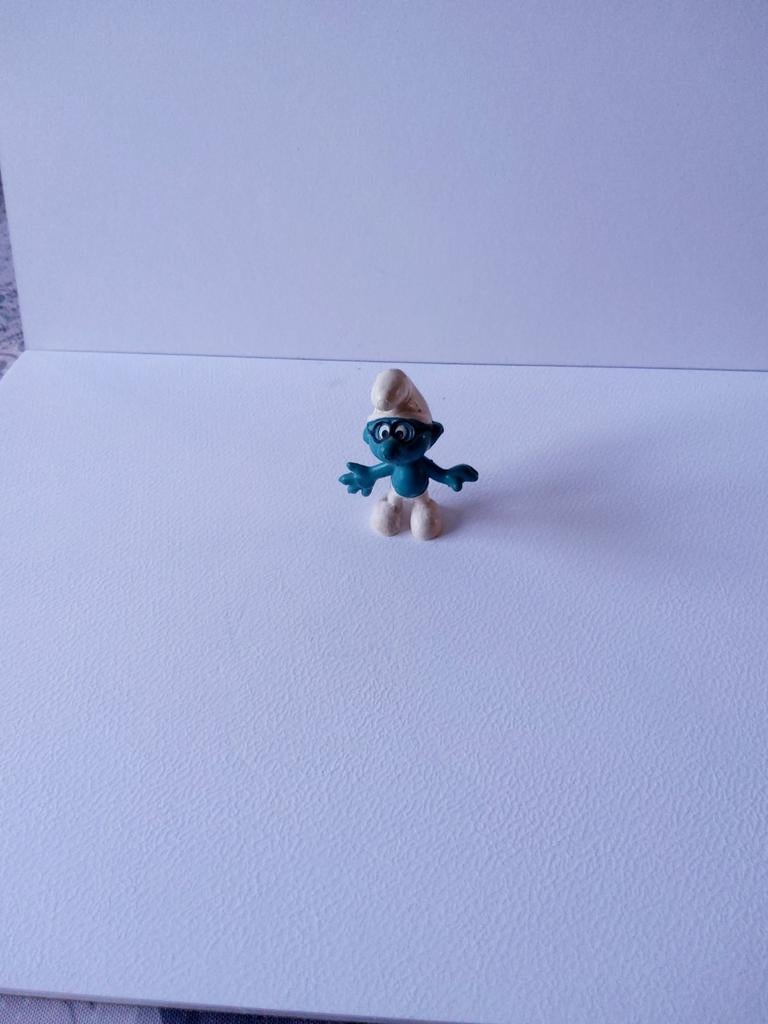 Fout bij het schilderen van een smurf met bril, Verzamelen, Smurfen, Ophalen of Verzenden, Zo goed als nieuw, Brilsmurf, Poppetje, Figuurtje of Knuffel