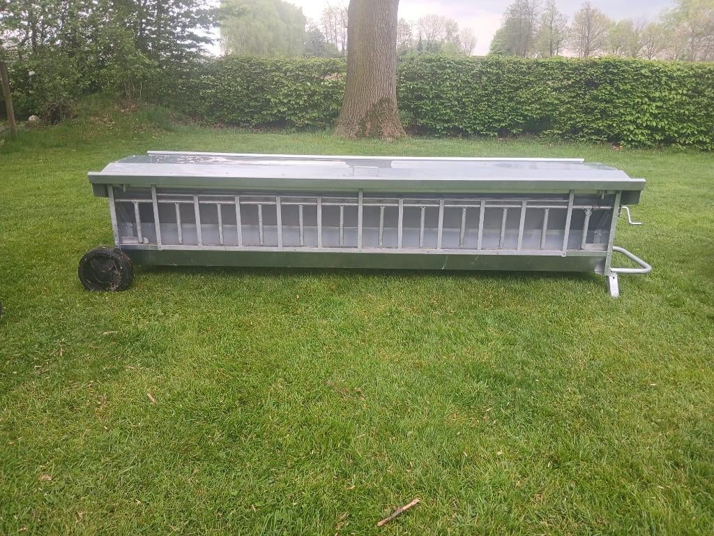 Te koop: NIEUWE creepfeeders / voerautomaat, Dieren en Toebehoren