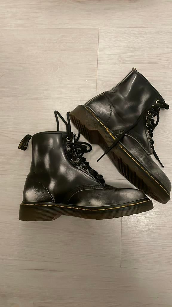 Dr Martens Originals Made in England, zwart wit, maat 40, Kleding | Dames, Schoenen, Zo goed als nieuw, Lage of Enkellaarzen, Zwart