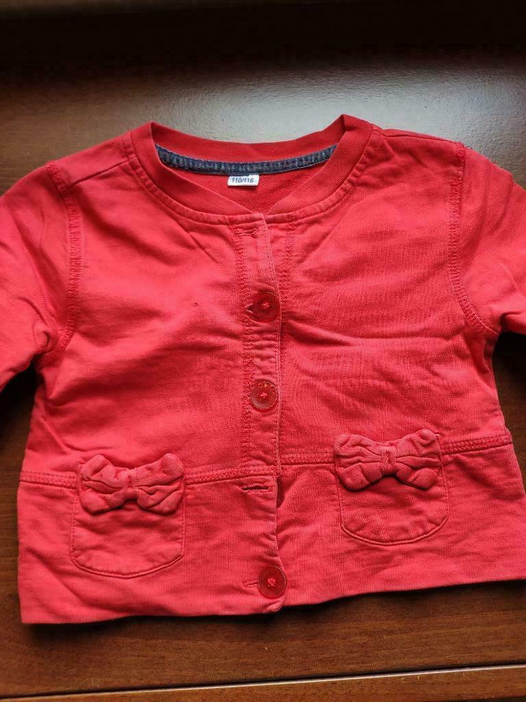Retro rood vestje  met leuke accenten - maat 110 116, Enlèvement ou Envoi, Utilisé, Fille, Pull ou Veste