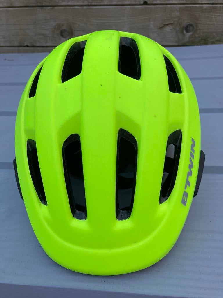 Fluo fietshelm (mt. 53-58), Ophalen of Verzenden, Zo goed als nieuw