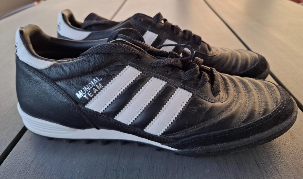 Adidas Mundial Team T.44 - Comme neuf!, Sports & Fitness, Enlèvement, Comme neuf, Chaussures