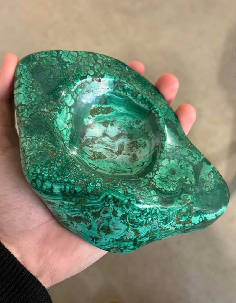 Vide-poche / coupe décorative en malachite naturelle, Bijoux, Sacs & Beauté, Pierres précieuses, Utilisé, Enlèvement ou Envoi