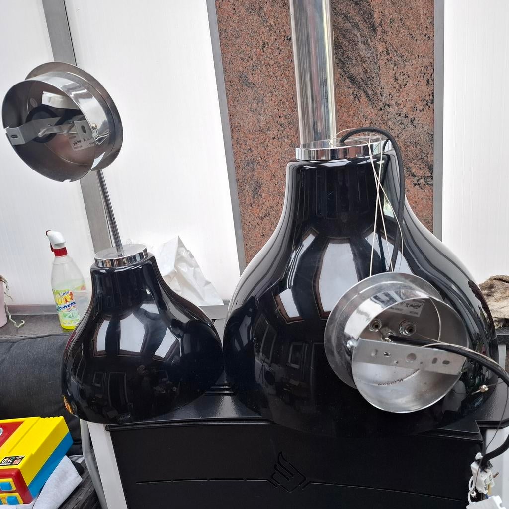 2 hanglampen  van Herstal, Ophalen, Glas