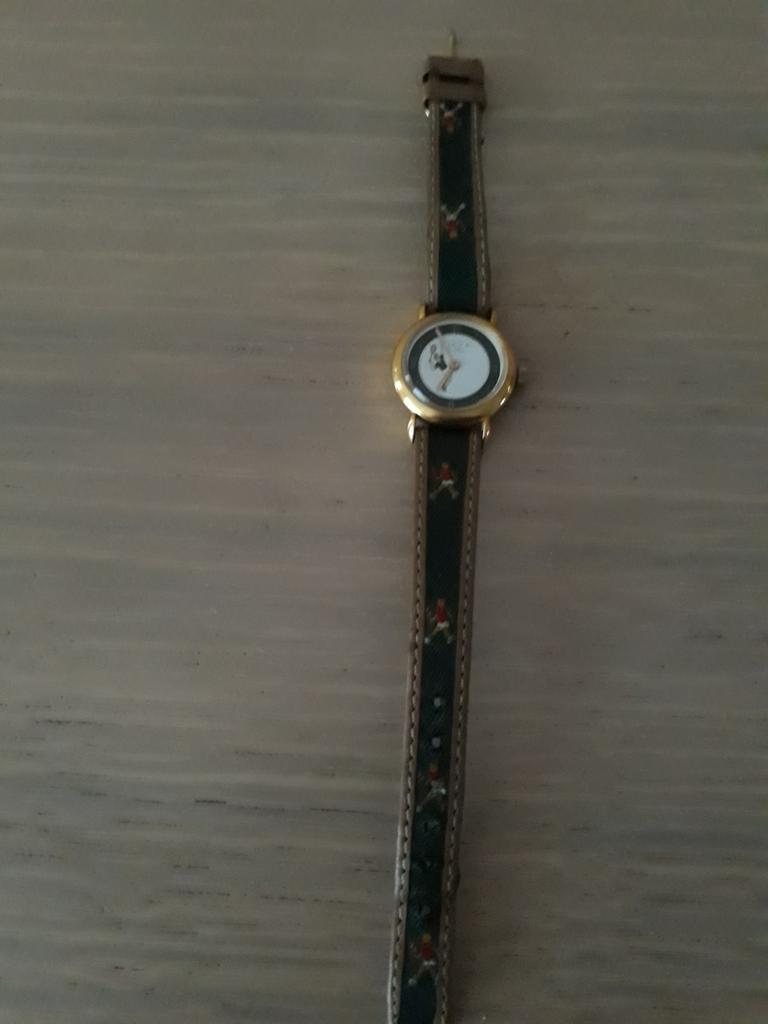 Montre, Enlèvement, Comme neuf