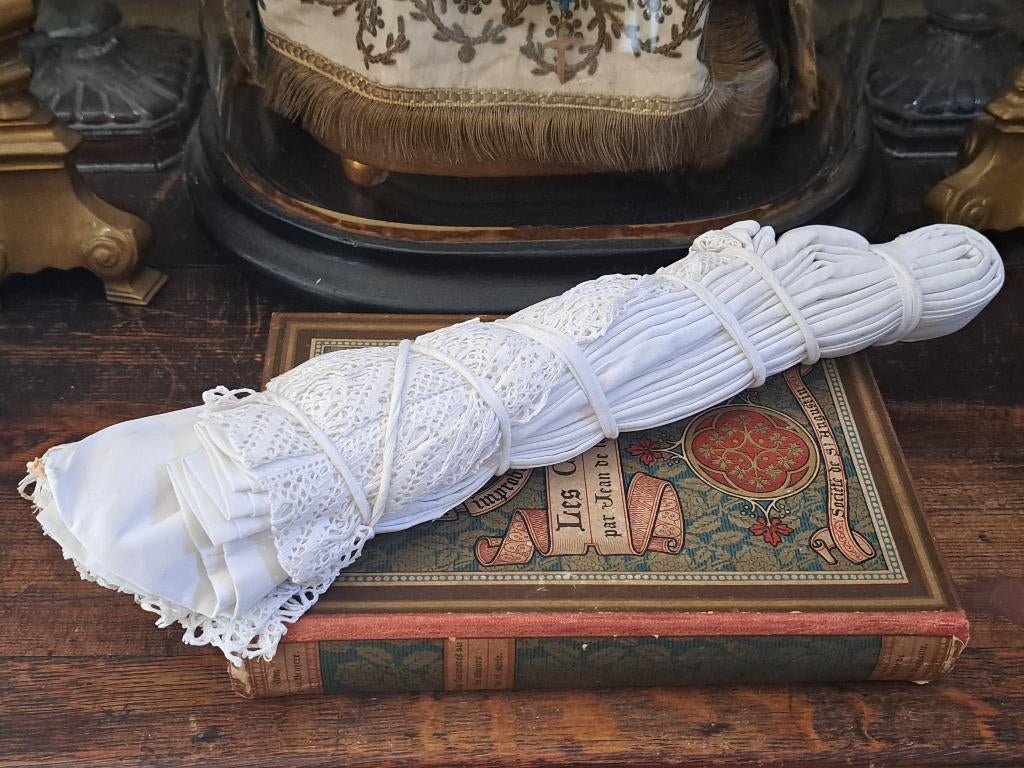 Antieke tweedehands katholieke religieuze kinderkleding, Ophalen of Verzenden, Gebruikt, Kleding, Christendom | Katholiek