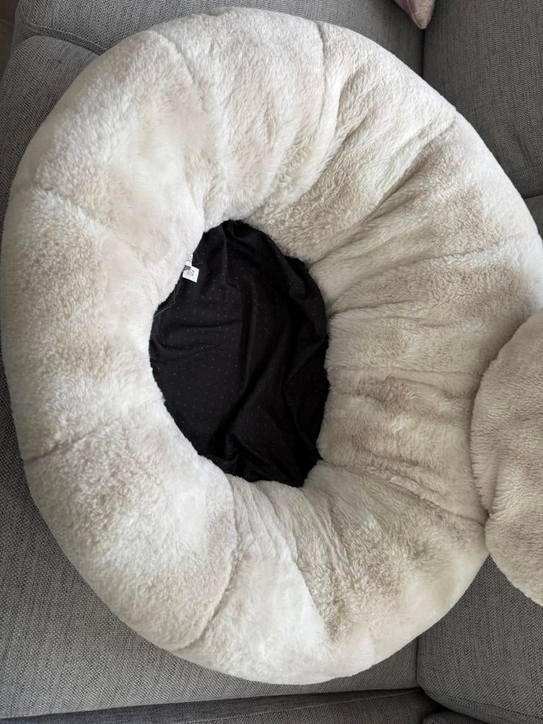 Hondenmand in donutvorm, Dieren en Toebehoren, Hondenmanden, Ophalen of Verzenden, Zo goed als nieuw, Pluche