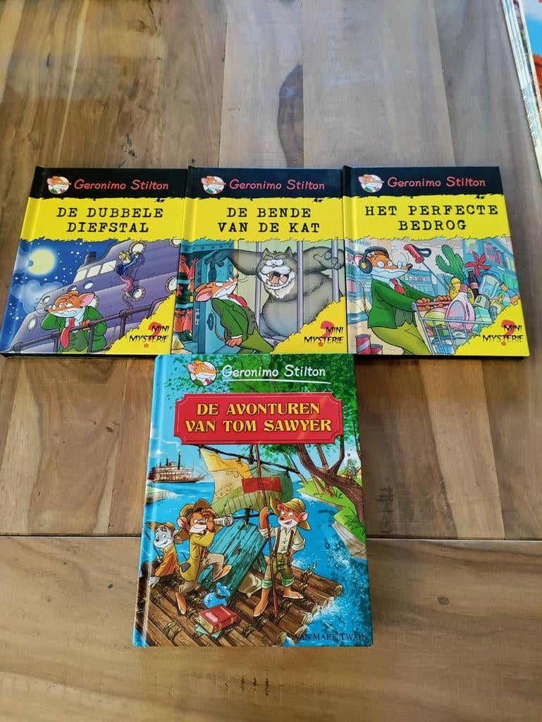 Geronimo Stilton boek + mini mysterie 1/4/5, Ophalen of Verzenden, Zo goed als nieuw