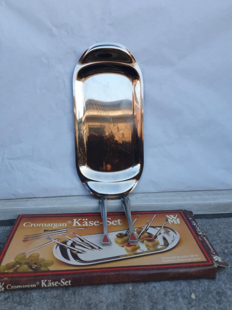 WMF Cromargan Kaasplankje met 12 gekleurde prikkers, Antiek en Kunst, Ophalen of Verzenden