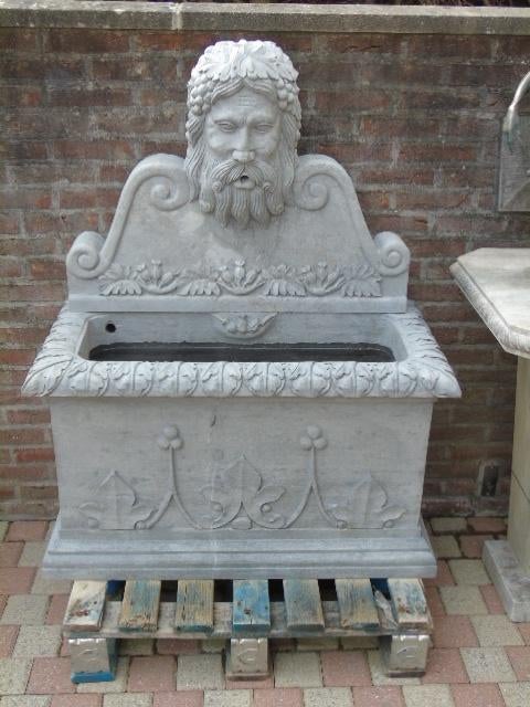 fontaine murale en pierre bleu , visage bacchus, Enlèvement, Neuf, Pierre, Fontaine