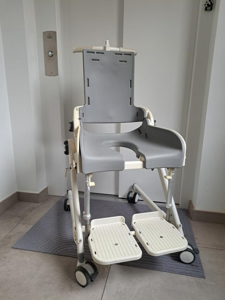 Douchestoel kind R82 Flamingo, Diversen, Rolstoelen, Ophalen