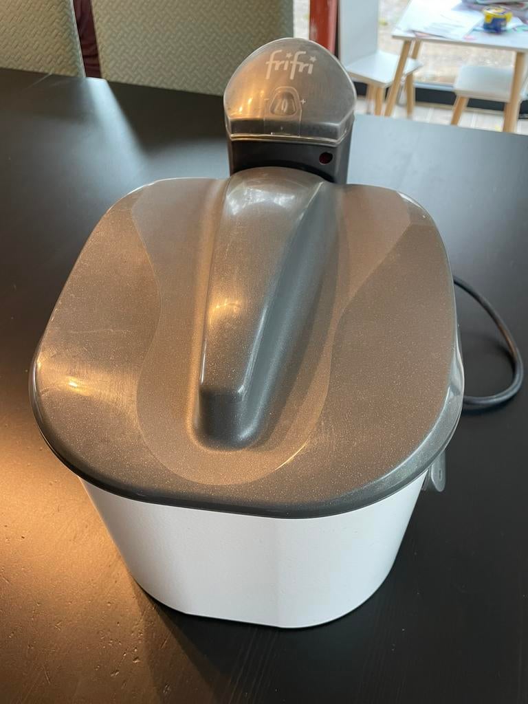 Frifri friteuse, Elektronische apparatuur, 3 tot 4 liter, Ophalen, Gebruikt