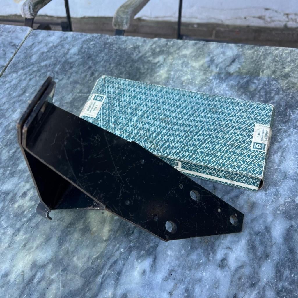 VW NOS Type 4 Bumperbeugel rechtsachter 71-73, Ophalen of Verzenden, Zo goed als nieuw
