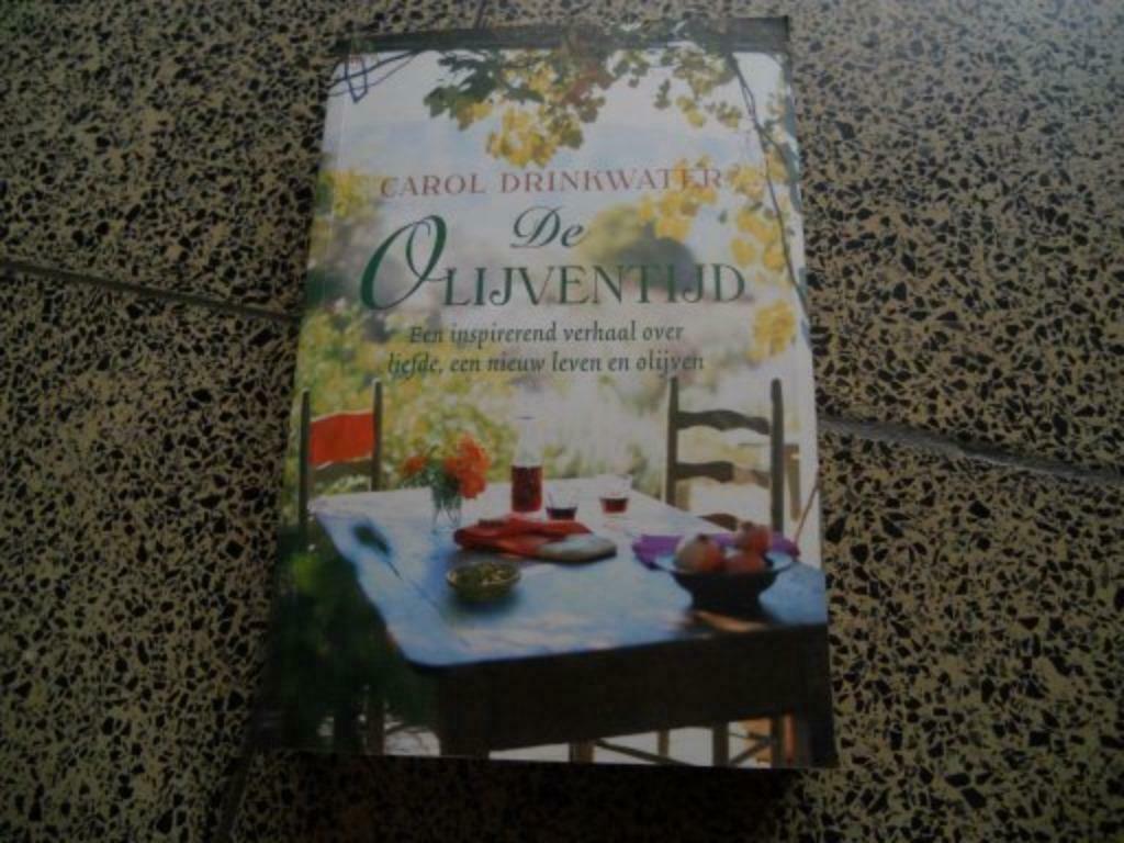 Boek / Carol Drinkwater, Ophalen of Verzenden, Gelezen