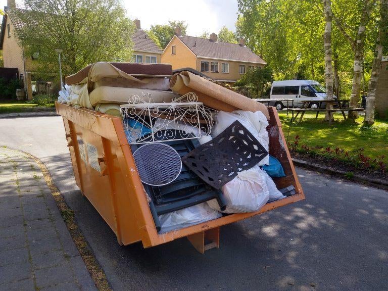 Woning-Ontruiming — Snel, betaalbaar & binnen 24 uur!, Ophalen, Zo goed als nieuw