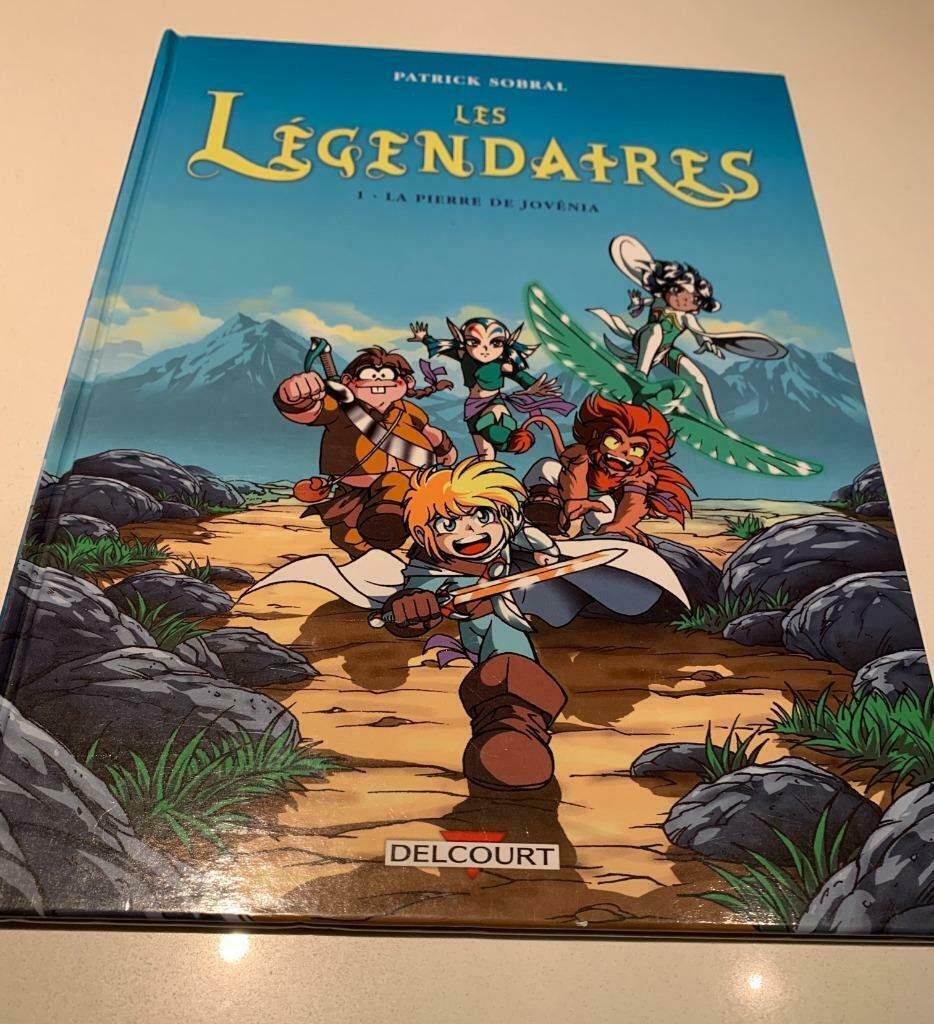 Les Légendaires - La Pierre de Jovénia Tome 01, Boeken, Stripverhalen, Gelezen, Ophalen of Verzenden