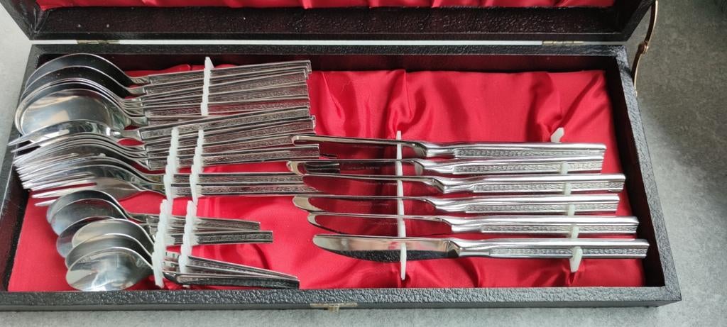 24 delig vintage bestek, Huis en Inrichting, Keuken | Bestek, Ophalen of Verzenden, Zo goed als nieuw
