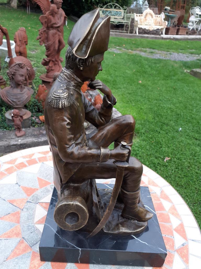 NAPOLEON ZITTEND EN BEDACHTZAAM IN BRONS GESIGNEERD, Ophalen of Verzenden, Brons