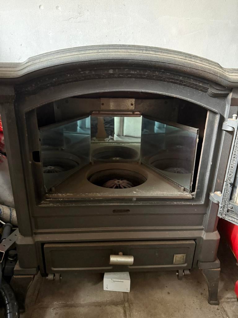 Mazoutkachel gietijzer + tank 1000L, Ophalen, Zo goed als nieuw, Houtkachel