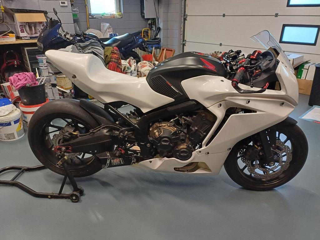 Cbr650f piste, Motos, Entreprise, 650 cm³, 4 cylindres